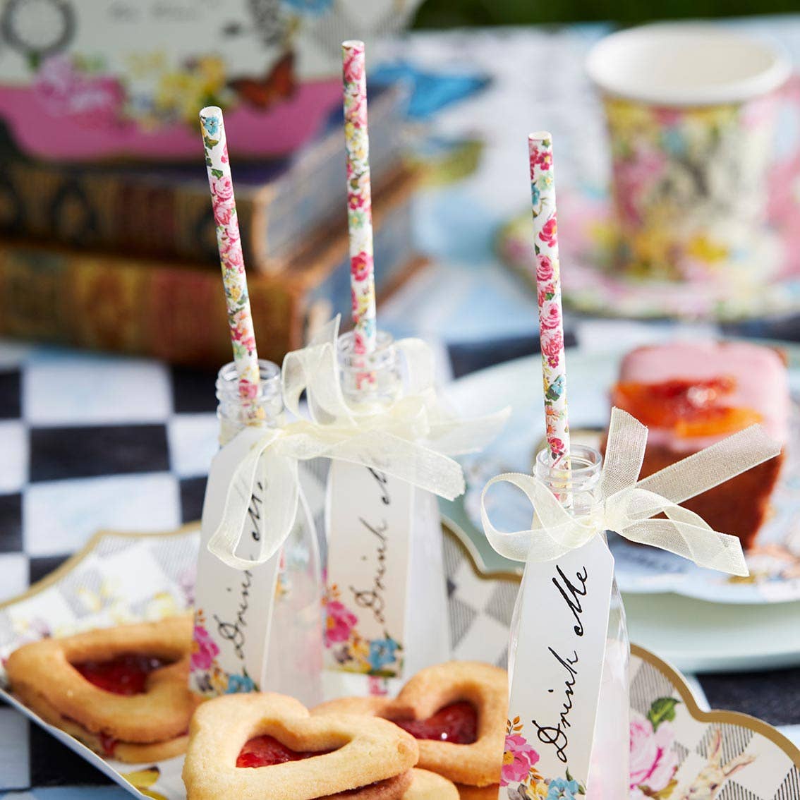 Alice in Wonderland 'Drink Me' Bottles | 6 Pack |Tea Party |