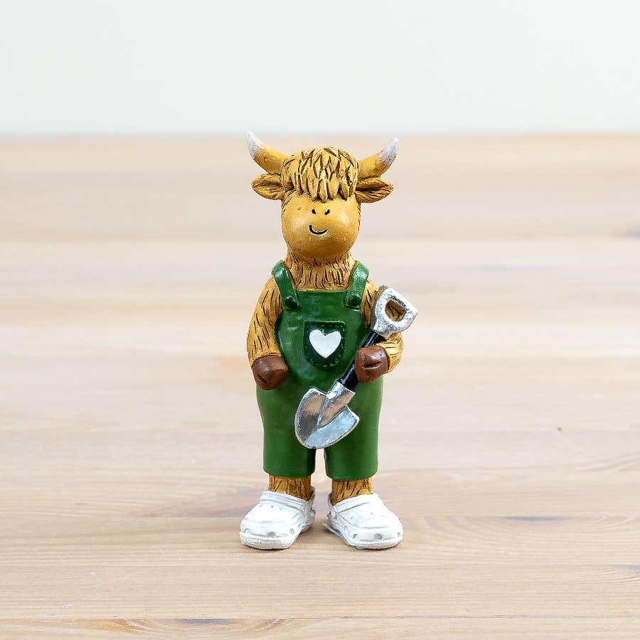Highland Cow Holding Shovel, 12cm